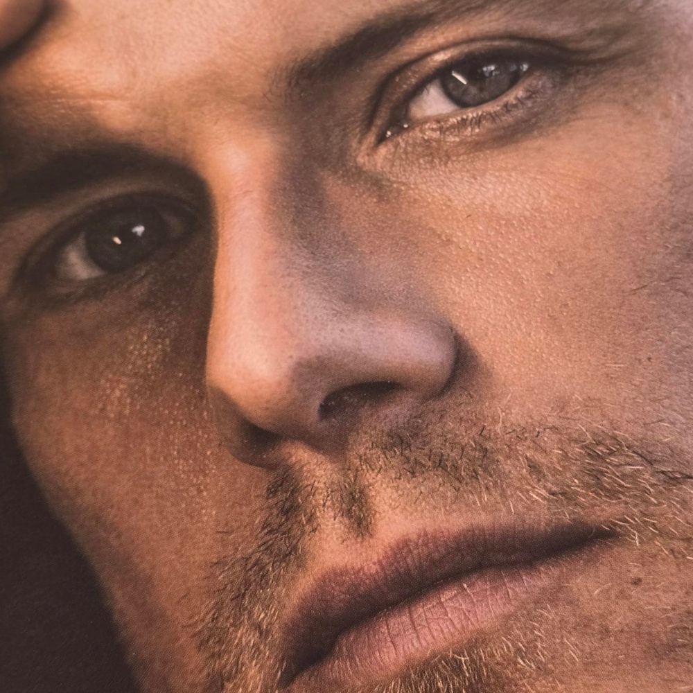 🔥Sam Heughan Magazine*NEW - Picture 3 of 5